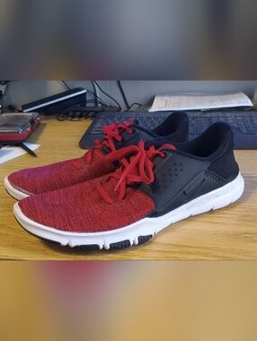 Nike Men’s Red and Black Nikeflex Training Shoes Size 11.5